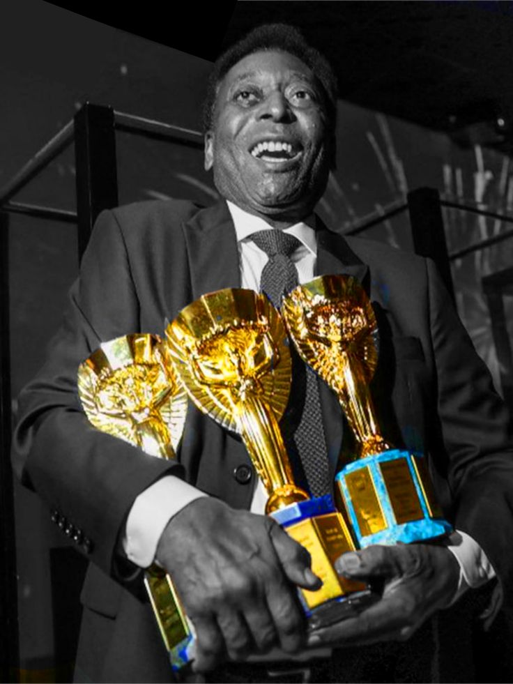 Pelé comemorando em Copa do Mundo.